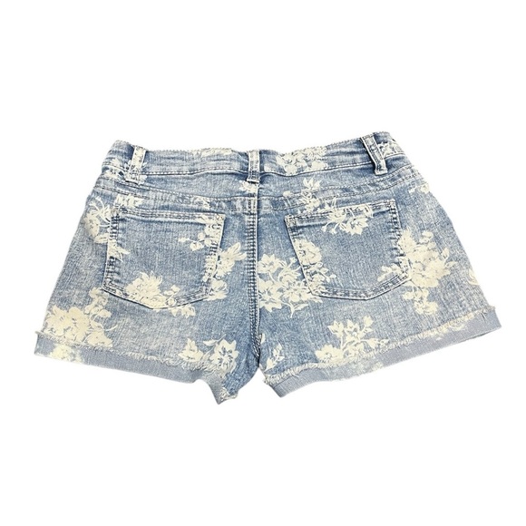 Cherokee Jean Shorts - Picture 2 of 3